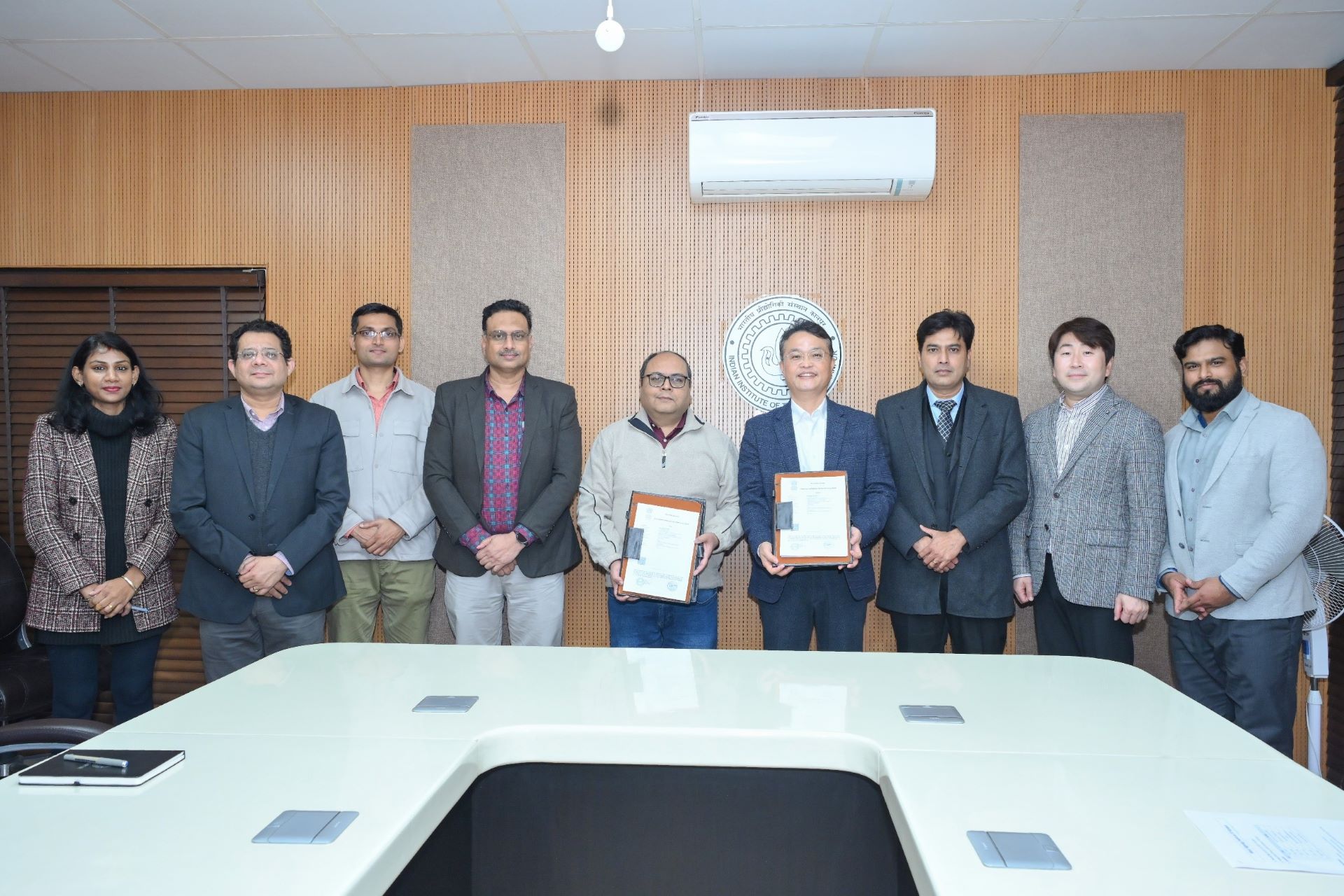 Samsung R&D and IIT Kanpur Ink MoU for Joint Tech Research