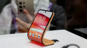 Bendable Phones Steal the Spotlight at MWC 2024