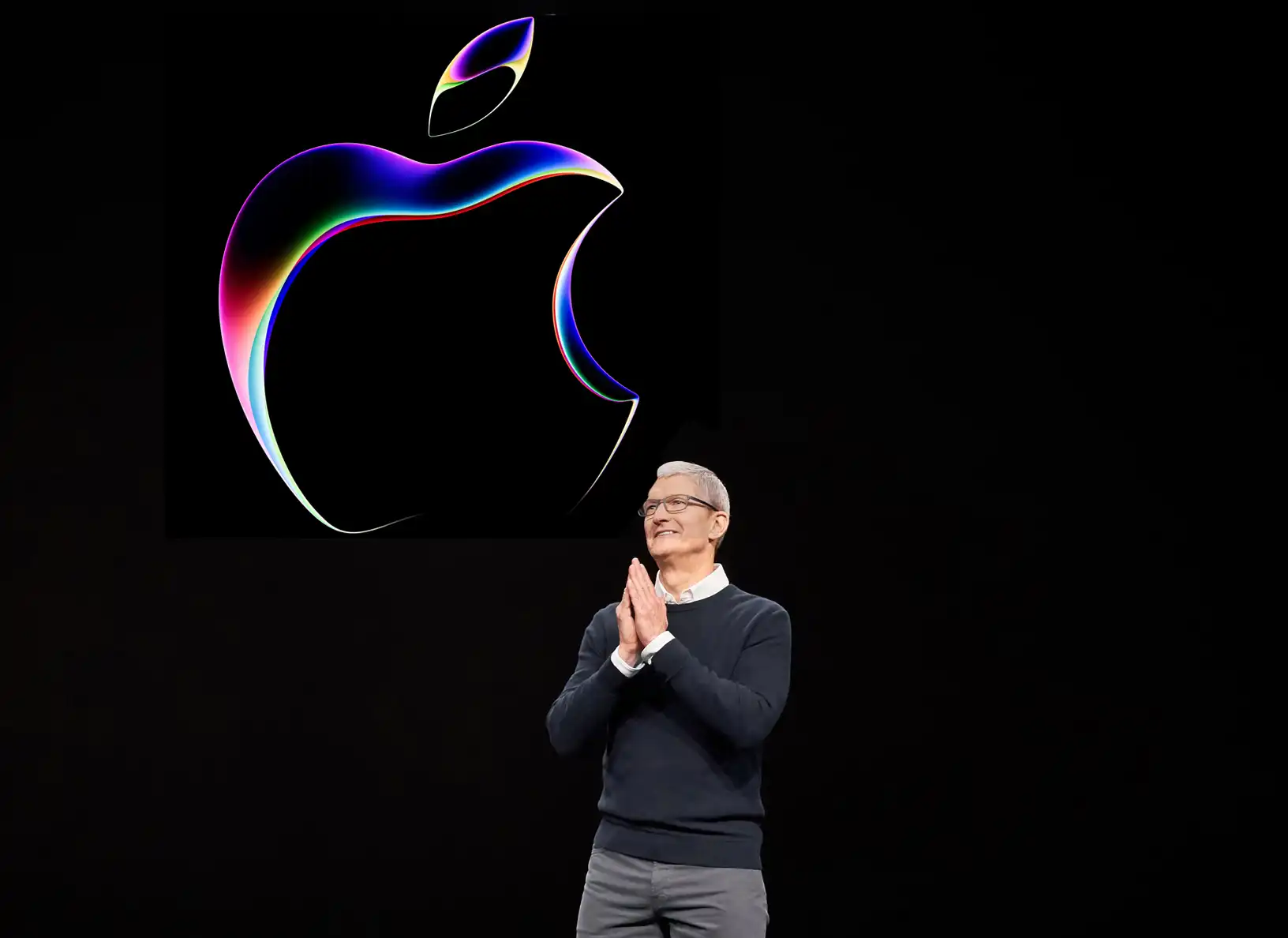 Apple CEO Tim Cook Expects GenAI Dominance, Touts Company's Advantages
