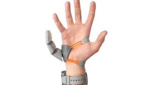 People Quickly Learn to Use Robotic Third Thumb