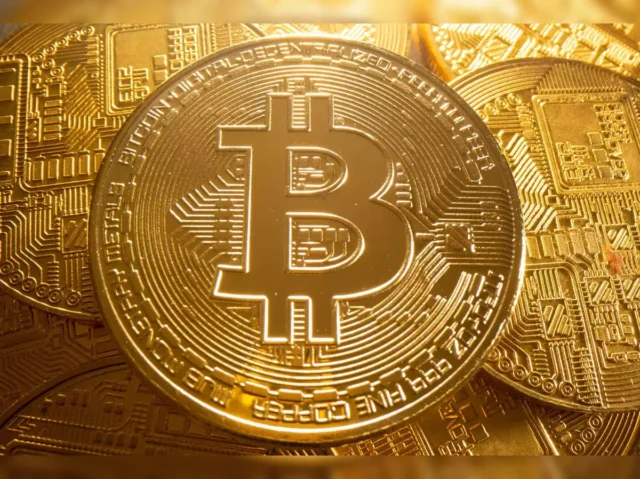 Bitcoin Surges Past ₹54 Lakh in India, Crypto Market Shows Positive Momentum