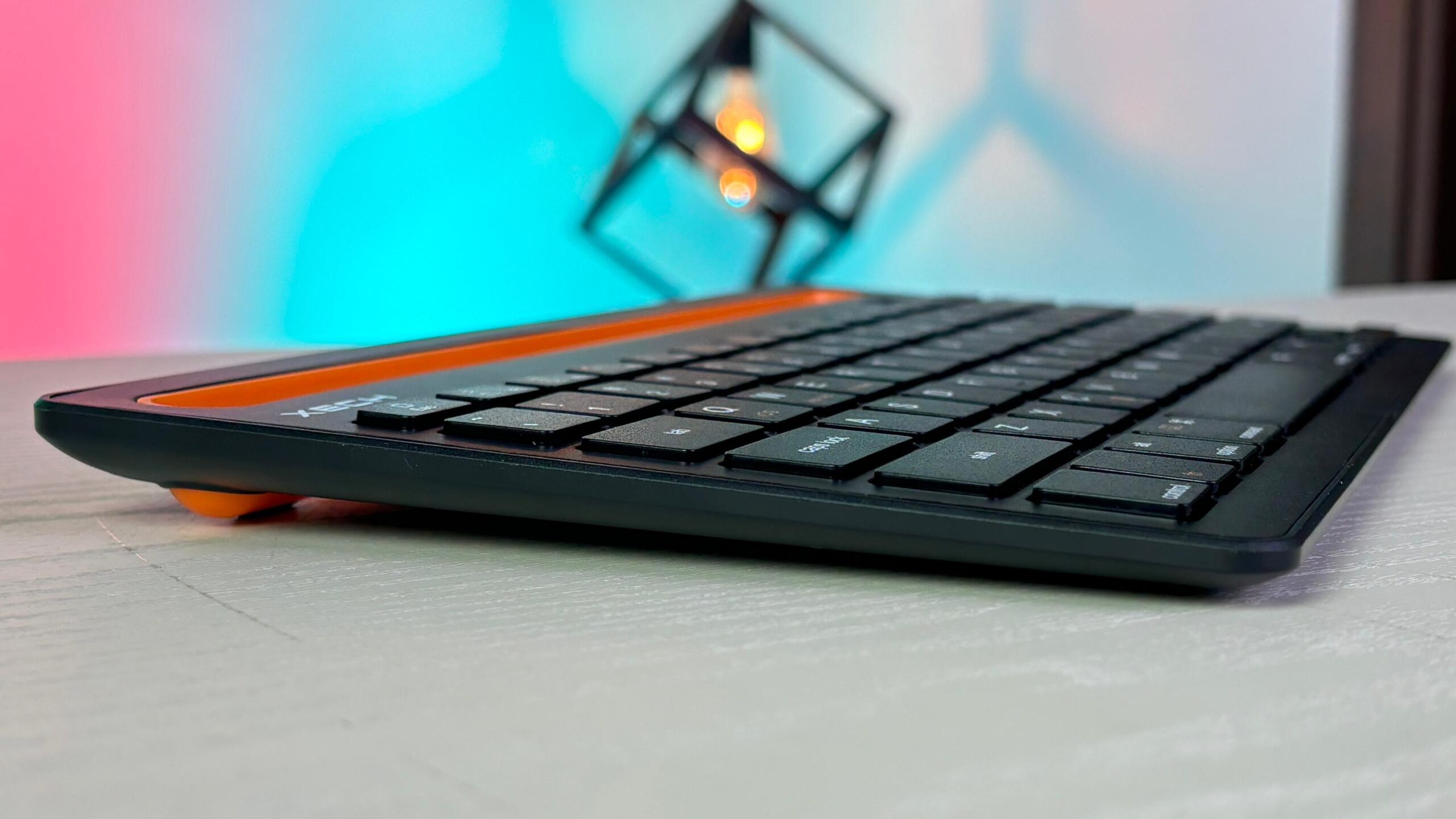 XECH Double Channel Keyboard Review: Sleek, Sturdy, & Travel-Friendly