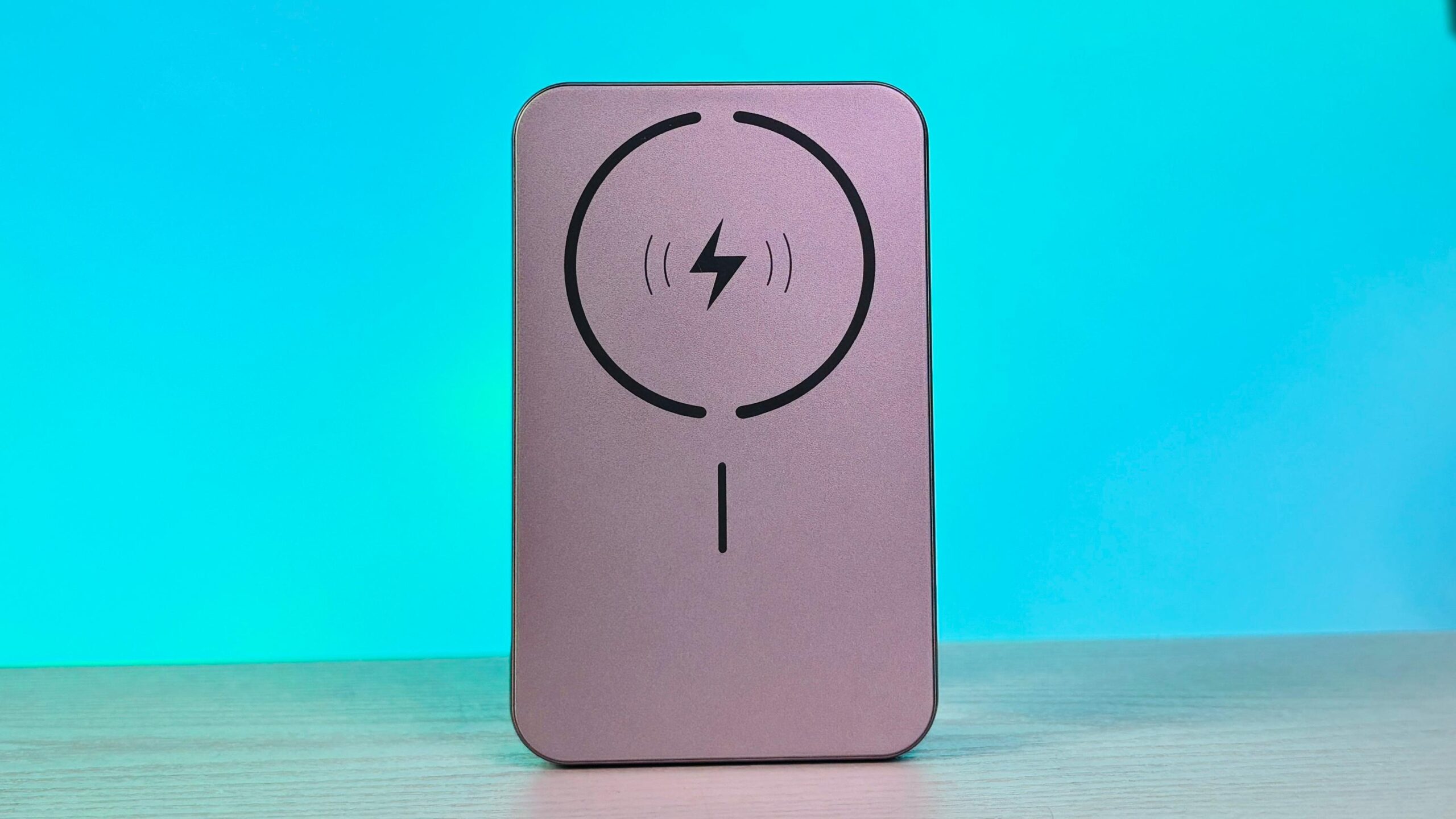 Stuffcool Click 10000mAh 15W Slim Magnetic Wireless Powerbank Review